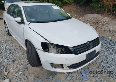 2012 Volkswagen Passat 2.5L Se из США, поврежденный, VIN 1VWBP7A35CC107616